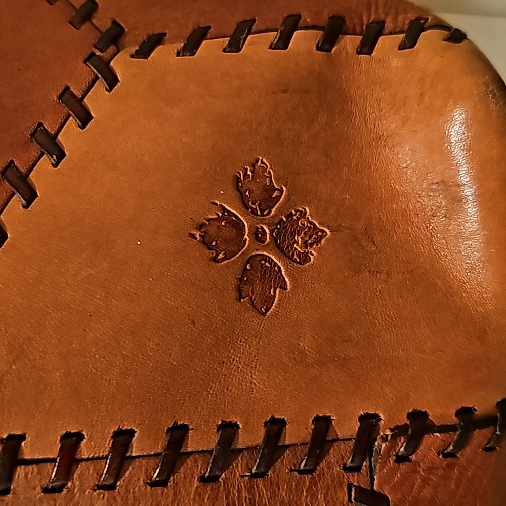 Patricia Nash leather purse - Picture 2 of 13